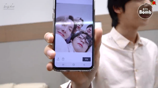 Khổ thân Jin (BTS), có đàn em nheo nhóc nên muốn selfie một mình cũng khó! - Ảnh 7.