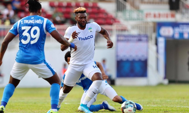 Tuấn Anh buồn xo v&igrave; kh&ocirc;ng được c&ugrave;ng đồng đội HAGL mở m&agrave;n thắng lợi tại V.League 2020 - Ảnh 8.