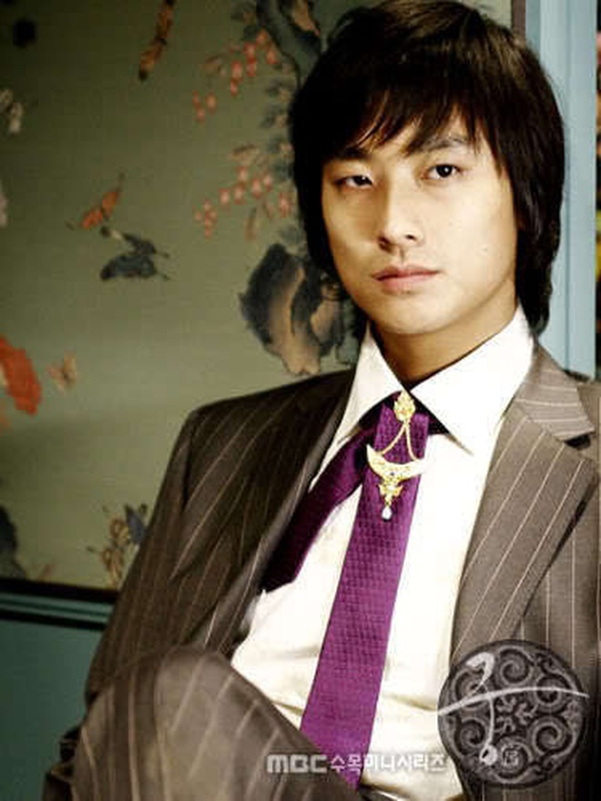 joo-ji-hoon-as-lee-shin-goon-princess-hours-21827913-375-500-15834953284441993560845.jpg