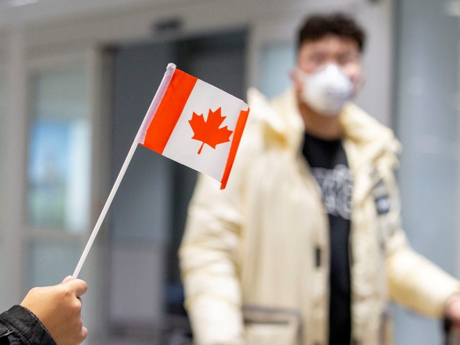 Canada ghi nhận ca COVID-19 đầu ti&ecirc;n l&acirc;y nhiễm cộng đồng  - Ảnh 1.