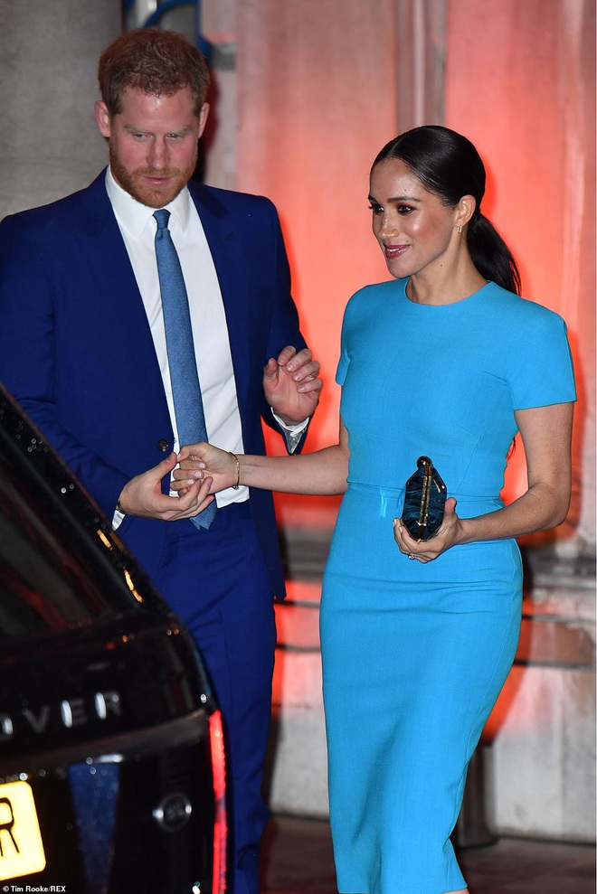 Meghan Markle đẹp thật nhưng nhìn kỹ mới thấy makeup sai sai, lộ rõ tham vọng tấn công Hollywood sau khi rời bỏ Hoàng gia Anh - Ảnh 2.