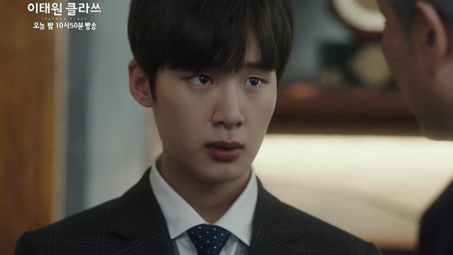 Preview tập 12 Tầng Lớp Itaewon: Vừa bị quý tử bé Jangga chơi xấu, Park Sae Ro Yi giờ được Soo Ah tỏ tình? - Ảnh 2.