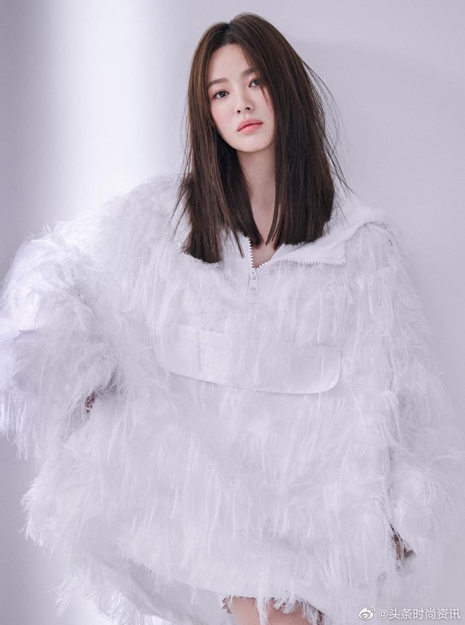 Full không che bộ ảnh tạp chí mới cực hot của Song Hye Kyo: Trẻ đẹp như ăn thịt Đường Tăng, ảnh zoom gần gây choáng - Ảnh 3.