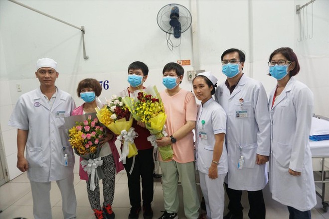 Bệnh nhân Trung Quốc được chữa khỏi Covid-19 gửi thư mời BS Chợ Rẫy thăm Vũ Hán - Ảnh 1.