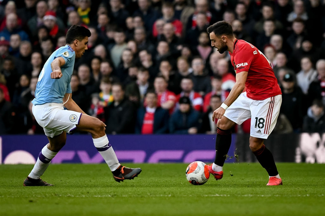 Bruno Fernandes tiếp tục góp công lớn giúp MU giành chiến thắng trong trận derby Manchester - Ảnh 4.