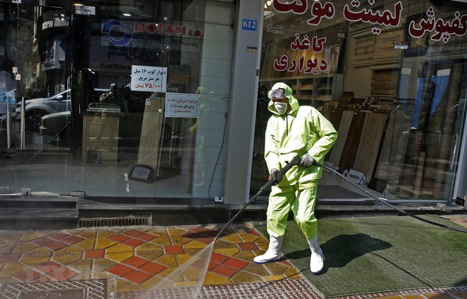 Iran ph&oacute;ng th&iacute;ch 70.000 t&ugrave; nh&acirc;n do lo ngại dịch COVID-19 l&acirc;y lan - Ảnh 1.