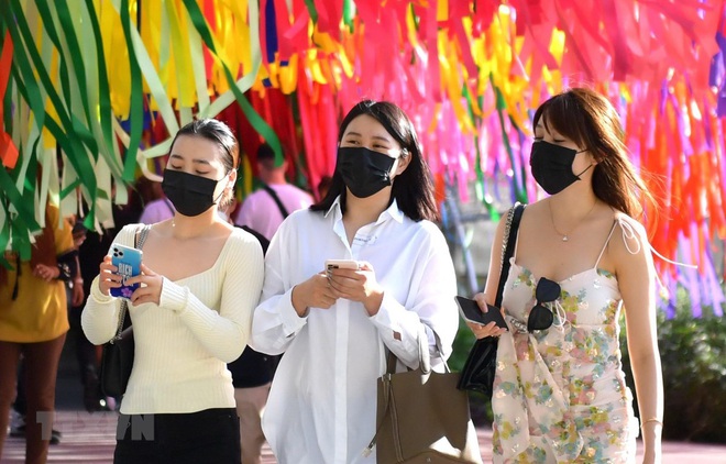 Dịch COVID-19: Th&aacute;i Lan phạt nặng những ai trốn c&aacute;ch ly - Ảnh 1.