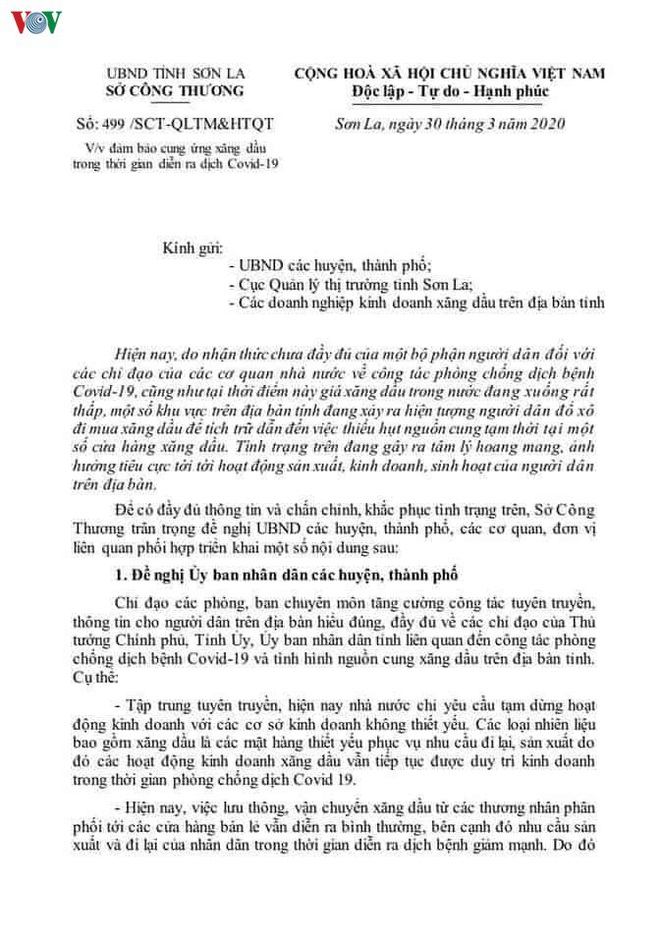 Sơn La tái diễn tình trạng người dân xếp hàng mua xăng về tích trữ - Ảnh 2.