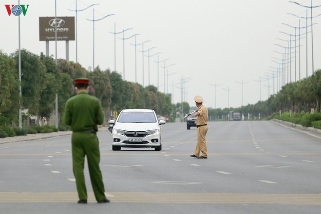 Quảng Ninh vận động quay đầu những phương tiện không có nhiệm vụ cấp thiết - Ảnh 1.