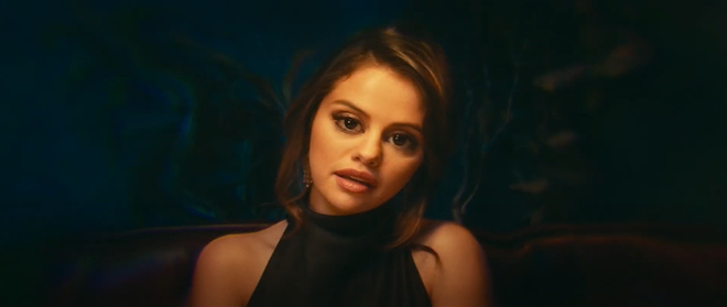 Selena Gomez ra MV mới - 1 mũi tên trúng 2 người yêu cũ: tên bài hát thì trùng MV của Justin Bieber, hình ảnh thì gợi đến The Weeknd? - Ảnh 10.