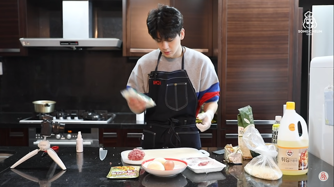 Dàn nam thần Kbiz lột tả thực trạng vào bếp mùa dịch: Người như masterchef, loạt idol lại có tác phẩm ác mộng tại gia - Ảnh 6.