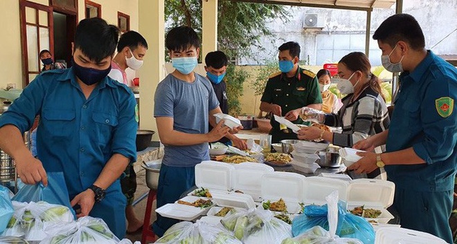 Quảng Nam hỗ trợ tiền ăn 80.000 đồng/ngày cho người về từ TP HCM, Hà Nội - Ảnh 1.