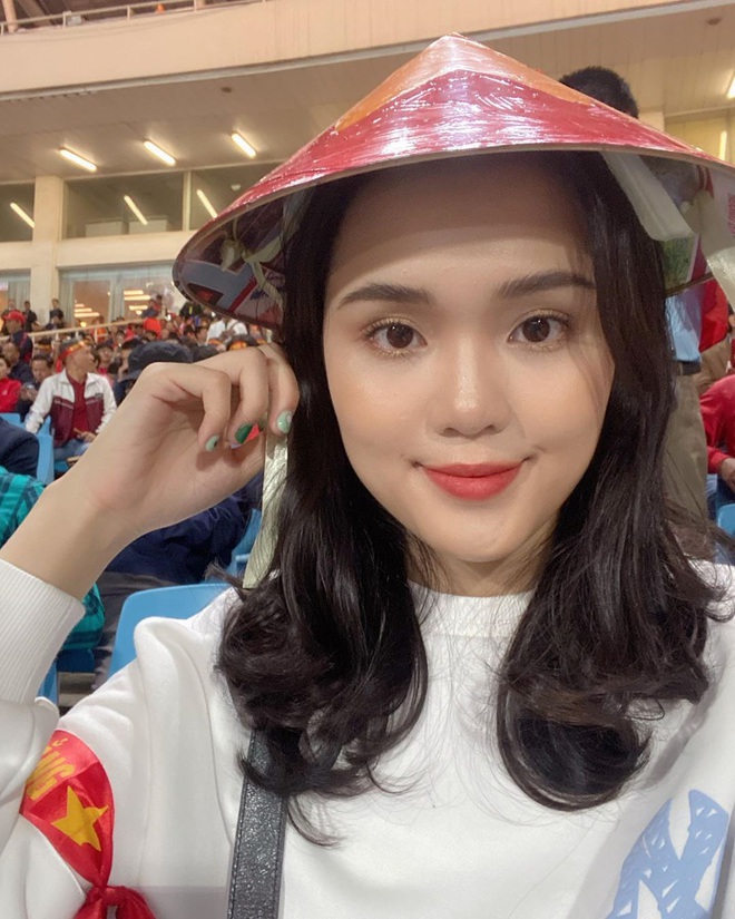 Vợ Duy Mạnh l&agrave; tiểu thư nh&agrave; gi&agrave;u nhưng skincare si&ecirc;u đơn giản chỉ với 2 m&oacute;n để da căng b&oacute;ng như g&aacute;i H&agrave;n - Ảnh 4.