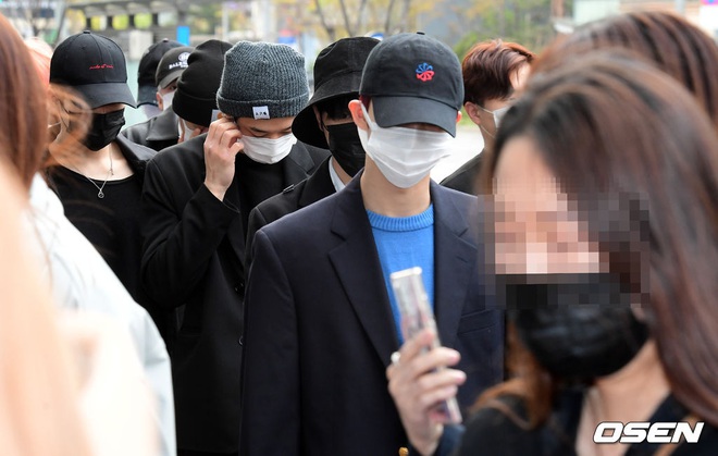 Park Seo Joon, T-ara và dàn sao Hàn đi bầu cử mùa dịch: Khẩu trang, găng tay đầy đủ, thành viên BLACKPINK hụt chiếm spotlight - Ảnh 9.