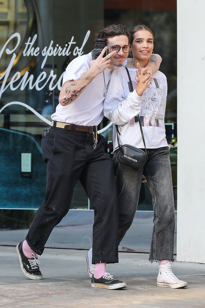 T&igrave;nh cũ c&agrave; khịa Brooklyn Beckham qua ca kh&uacute;c tự s&aacute;ng t&aacute;c, &aacute;m chỉ bạn trai cũ h&egrave;n mọn v&agrave; độc &aacute;c - Ảnh 2.