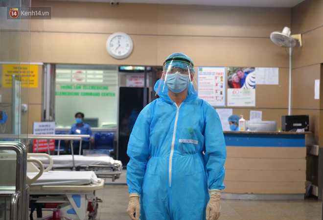 Sản phụ ngưng tim 2 lần được c&aacute;c b&aacute;c sỹ BV Bạch Mai &eacute;p tim ngay tr&ecirc;n c&aacute;ng cấp cứu: T&ocirc;i như trở về từ c&otilde;i chết - Ảnh 8.