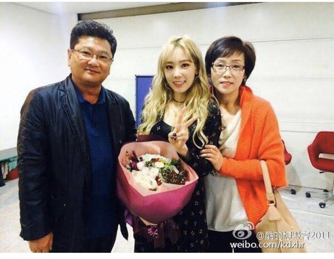 Sau 1 tháng bố Taeyeon (SNSD) qua đời, anh trai và mẹ đăng ảnh gia đình cười hạnh phúc, nhưng mà sao lại buồn đến thế! - Ảnh 4.