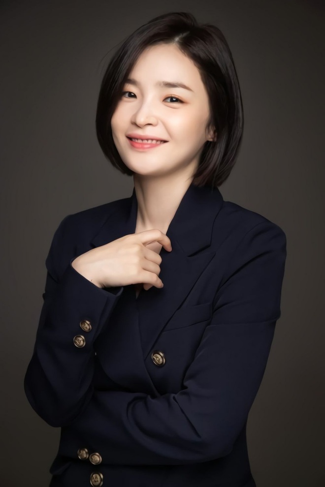 &ldquo;Profile khủng&rdquo; của d&agrave;n sao Hospital Playlist: Người hẹn h&ograve; nữ thần SNSD 8 năm vẫn hạnh ph&uacute;c, kẻ vừa tuy&ecirc;n bố kết h&ocirc;n th&igrave; d&iacute;nh tin đồn ngoại t&igrave;nh g&aacute;i trẻ - Ảnh 17.