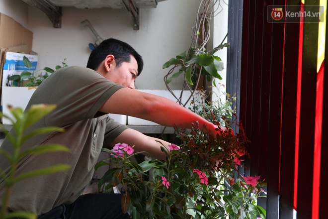 Chung cư tại H&agrave; Nội treo cờ Tổ quốc để cổ vũ tinh thần Việt Nam chiến thắng đại dịch COVID-19 - Ảnh 14.