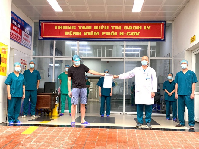2 ca bệnh COVID-19 phức tạp nhất tại Quảng Ninh khỏi bệnh, Việt Nam điều trị thành công 173 ca - Ảnh 2.