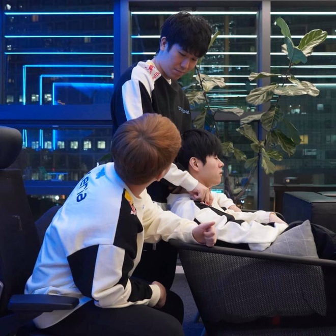 Play-off LCK Mùa Xuân 2020: Liệu chủ tịch Faker có thể toàn tâm toàn ý hướng tới trận đấu tiếp theo? - Ảnh 3.