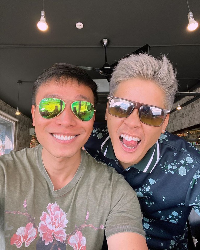 Cặp đồng tính John Huy Trần - Nhiệm Huỳnh gây sốt với loạt ảnh kỷ niệm 2 năm cưới ngọt lịm: Chúng tôi vẫn bền chặt lắm - Ảnh 3.