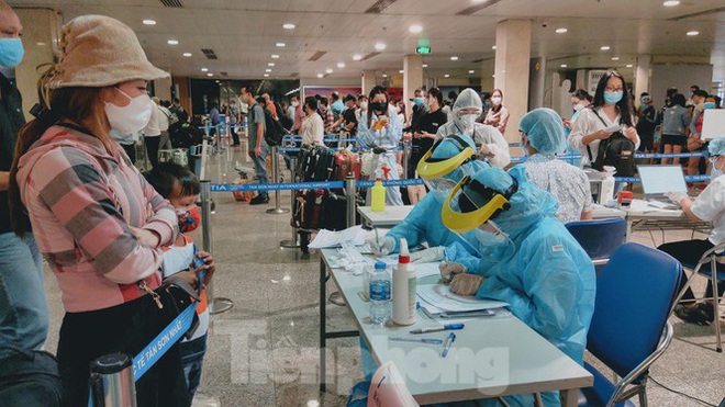 Khách khai báo y tế không đúng hành nhân viên kiểm dịch ở sân bay Tân Sơn Nhất - Ảnh 5.