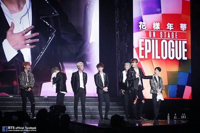 Concert đen tối năm 2016 của BTS: RM bị &ldquo;n&eacute;m đ&aacute;&rdquo;, giễu cợt khi mơ ước được Daesang, cả nh&oacute;m bị &ldquo;tổng tấn c&ocirc;ng&rdquo; với c&aacute;o buộc đạo nh&aacute;i - Ảnh 1.