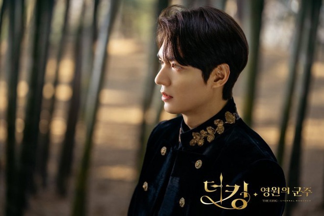 Có Lee Min Ho bảo kê, rating tập 1 Quân Vương Bất Diệt vượt mặt bom tấn hành động Vagabond - Ảnh 4.