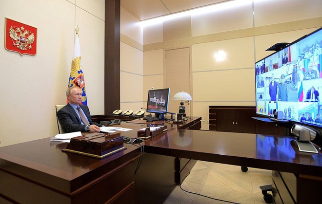 Tổng thống Nga V.Putin: dịch Covid-19 l&acirc;y lan từ Moscow đến c&aacute;c v&ugrave;ng - Ảnh 1.