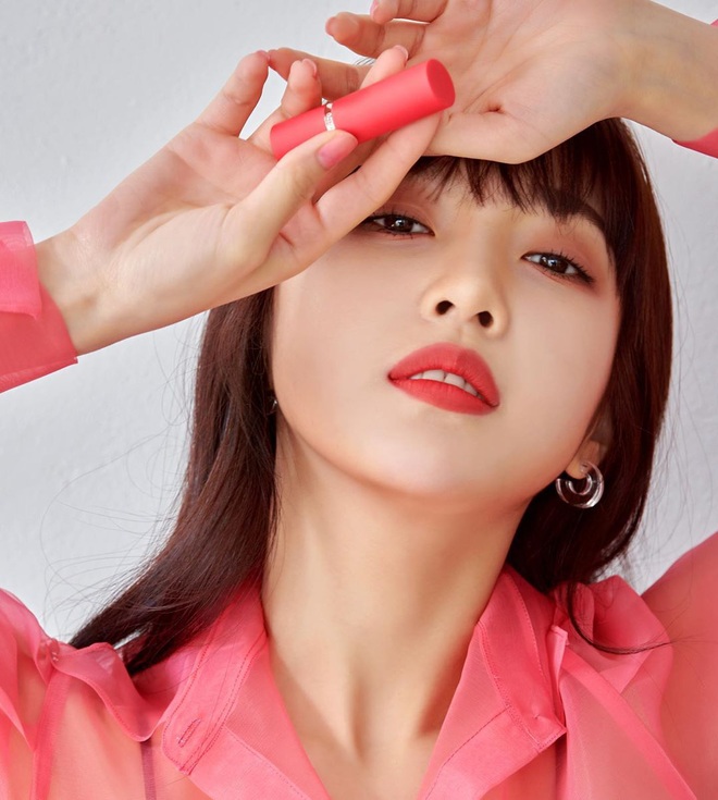 30 nữ idol Kpop hot nhất hiện nay: Em út sexy của MAMAMOO vượt mặt Jennie (BLACKPINK), top 5 gây choáng vì toàn nữ thần - Ảnh 4.