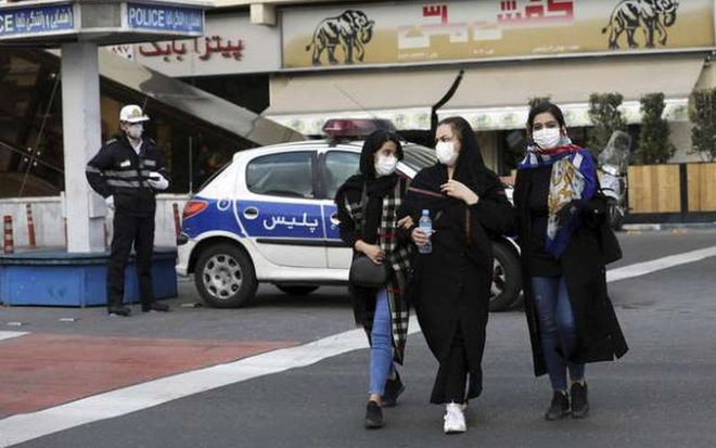 Iran nới lỏng hạn chế, cho ph&eacute;p một số doanh nghiệp mở cửa trở lại - Ảnh 1.