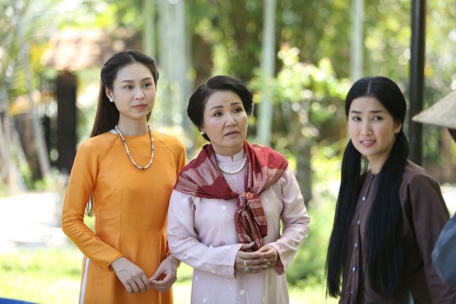 B&agrave; cả Ngọc Lan h&oacute;a g&aacute;i ng&agrave;nh, &acirc;m mưu giật chồng em g&aacute;i rồi hứng trọn axit từ t&igrave;nh cũ trong Luật Trời - Ảnh 8.