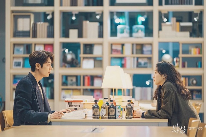 Quan hệ cặp Quân vương bất diệt Lee Min Ho - Kim Go Eun ngoài đời thế nào, nhìn màn đối đáp phỏng vấn mới đây là hiểu - Ảnh 9.