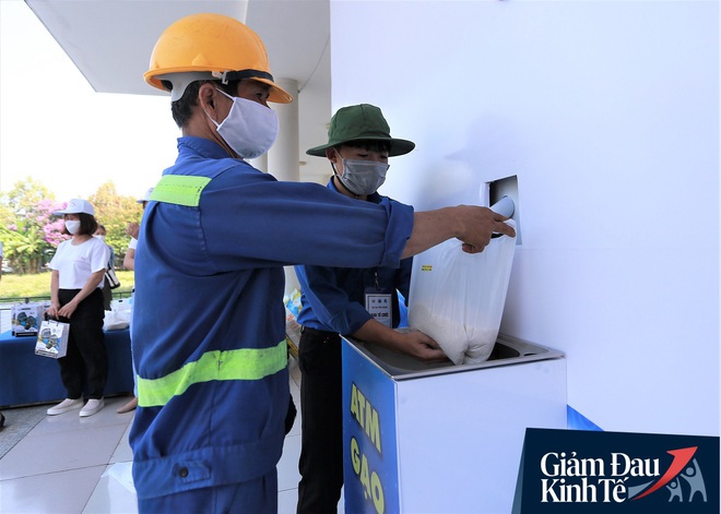 ATM gạo tự động đầu tiên ở Đà Nẵng: Không phân biệt bạn đi xe gì, ai cần cứ đến lấy! - Ảnh 12.