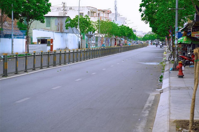 Sau khi gỡ bỏ c&aacute;ch ly x&atilde; hội, TP.HCM c&oacute; thể bước v&agrave;o giai đoạn 3 của dịch bệnh Covid-19 - Ảnh 1.