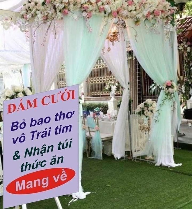 Đám cưới là một sự kiện quan trọng và đầy cảm xúc trong cuộc đời. Bức ảnh này sẽ đưa bạn vào không khí lễ cưới rực rỡ sắc màu với những trang phục, đồ decor hoành tráng. Hãy xem ảnh để cảm nhận tình yêu và hạnh phúc được chia sẻ trong ngày trọng đại này.