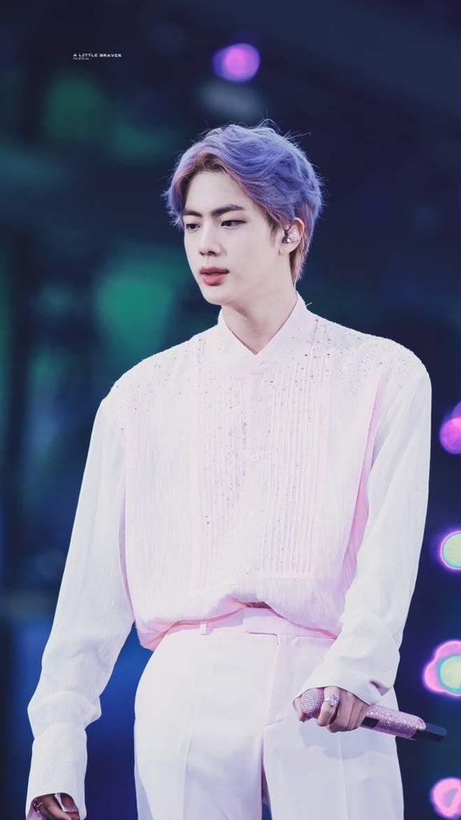 Chuyện bây giờ mới kể: Jin (BTS) cũng từng tự nhuộm tóc và kết quả thì thật... Chuyện bây giờ mới kể: Jin (BTS) cũng từng tự nhuộm tóc và kết quả thì thật...