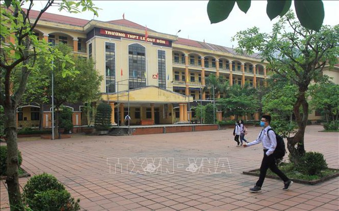 Kh&oacute; khả thi với quy định gi&atilde;n c&aacute;ch mỗi lớp c&oacute; sĩ số 20 học sinh - Ảnh 1.