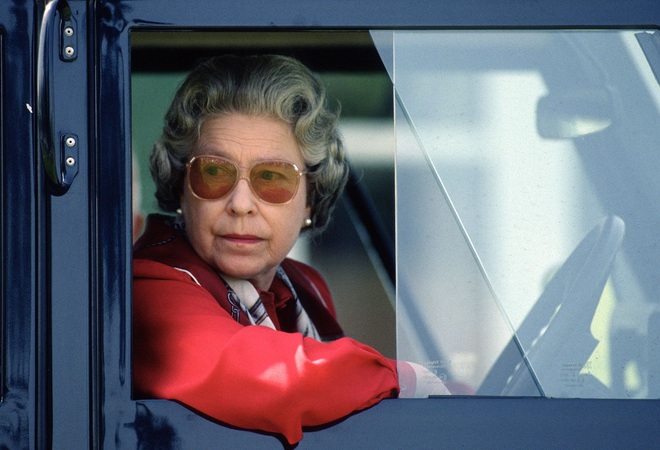 Cuộc đời Nữ ho&agrave;ng Elizabeth II qua ảnh: Vị nữ vương ngồi tr&ecirc;n ngai v&agrave;ng l&acirc;u nhất trong lịch sử c&aacute;c vương triều của nước Anh - Ảnh 18.