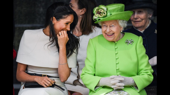 Cuộc đời Nữ ho&agrave;ng Elizabeth II qua ảnh: Vị nữ vương ngồi tr&ecirc;n ngai v&agrave;ng l&acirc;u nhất trong lịch sử c&aacute;c vương triều của nước Anh - Ảnh 27.