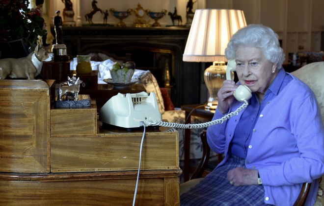 Cuộc đời Nữ ho&agrave;ng Elizabeth II qua ảnh: Vị nữ vương ngồi tr&ecirc;n ngai v&agrave;ng l&acirc;u nhất trong lịch sử c&aacute;c vương triều của nước Anh - Ảnh 29.