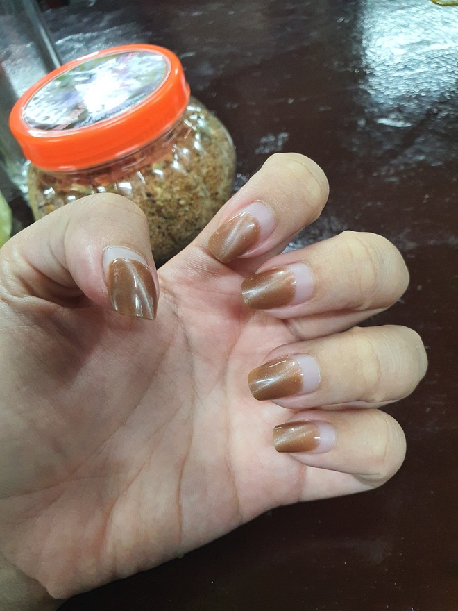 Hội con gái rủ nhau khoe móng tay sau chuỗi ngày tiệm nail đóng cửa: Vừa buồn cười vừa thấy thương - Ảnh 3.