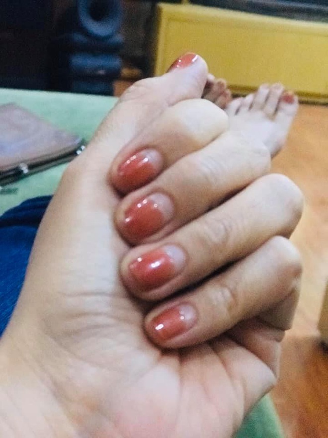 Hội con gái rủ nhau khoe móng tay sau chuỗi ngày tiệm nail đóng cửa: Vừa buồn cười vừa thấy thương - Ảnh 11.