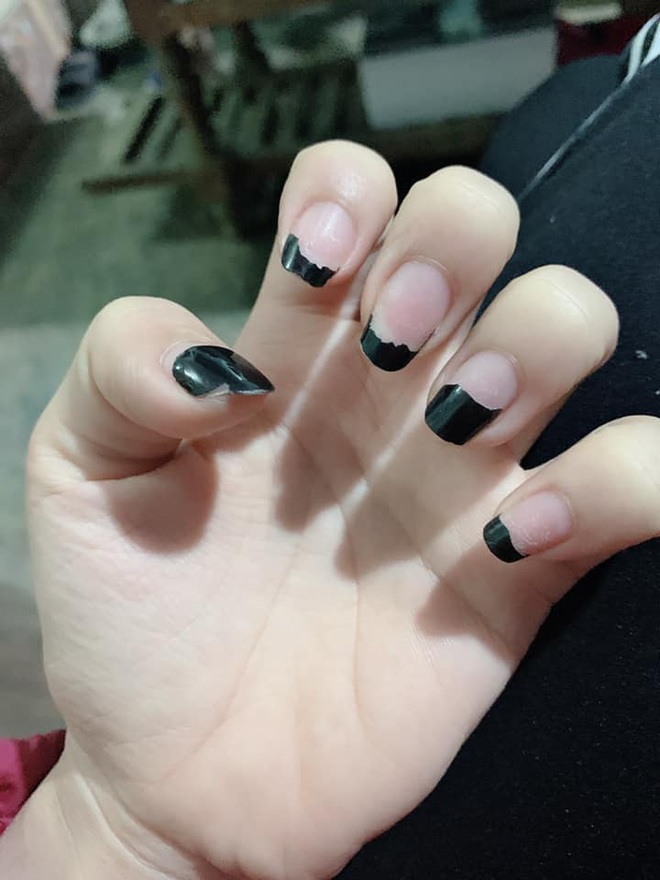 Hội con gái rủ nhau khoe móng tay sau chuỗi ngày tiệm nail đóng cửa: Vừa buồn cười vừa thấy thương - Ảnh 7.