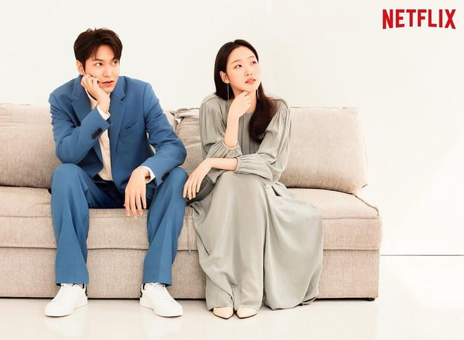 Bộ ảnh mới của dàn cast Quân vương bất diệt: Kim Go Eun bị nữ phụ Tuesday lấn át, ai dè đều biến thành nữ phụ đam mỹ? - Ảnh 3.