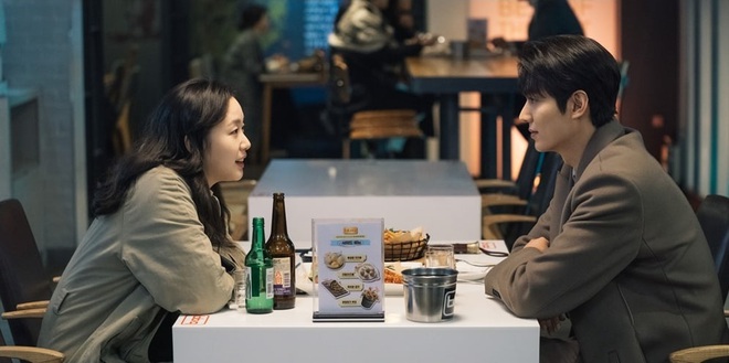 Kim phân Lee Min Ho tiếp tục rủ Kim Go Eun đi ăn gà ở tập 3 Quân Vương Bất Diệt, anh đam mê quá nhỉ? - Ảnh 3.