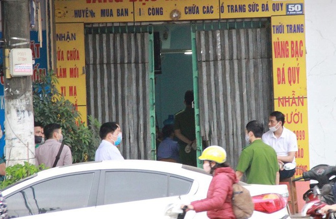 Vụ Chi cục trưởng thi h&agrave;nh &aacute;n TP Thanh H&oacute;a tử vong v&igrave; chất độc: Chủ tiệm v&agrave;ng nghi vợ ngoại t&igrave;nh - Ảnh 1.