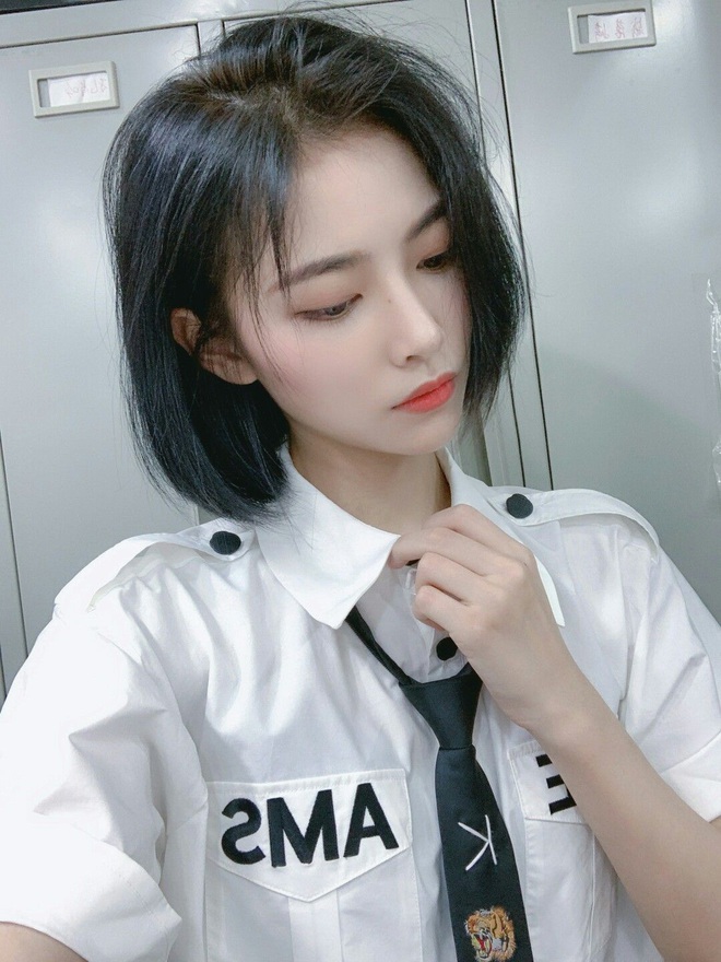 Bất ngờ với qu&aacute; khứ của học tr&ograve; Lisa: Từng b&ugrave;ng nổ visual khi debut tại H&agrave;n, bị SM đ&aacute;nh trượt nhưng sự thật l&agrave; từ chối &ocirc;ng lớn v&igrave; l&yacute; do x&uacute;c động? - Ảnh 3.