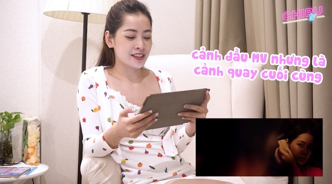 Kỉ niệm 1 năm Anh Ơi Ở Lại, Chi Pu tiết lộ bí mật về gót chân đẫm máu trong MV, vui miệng khoe luôn phần 2 của siêu phẩm cổ trang này? - Ảnh 6.